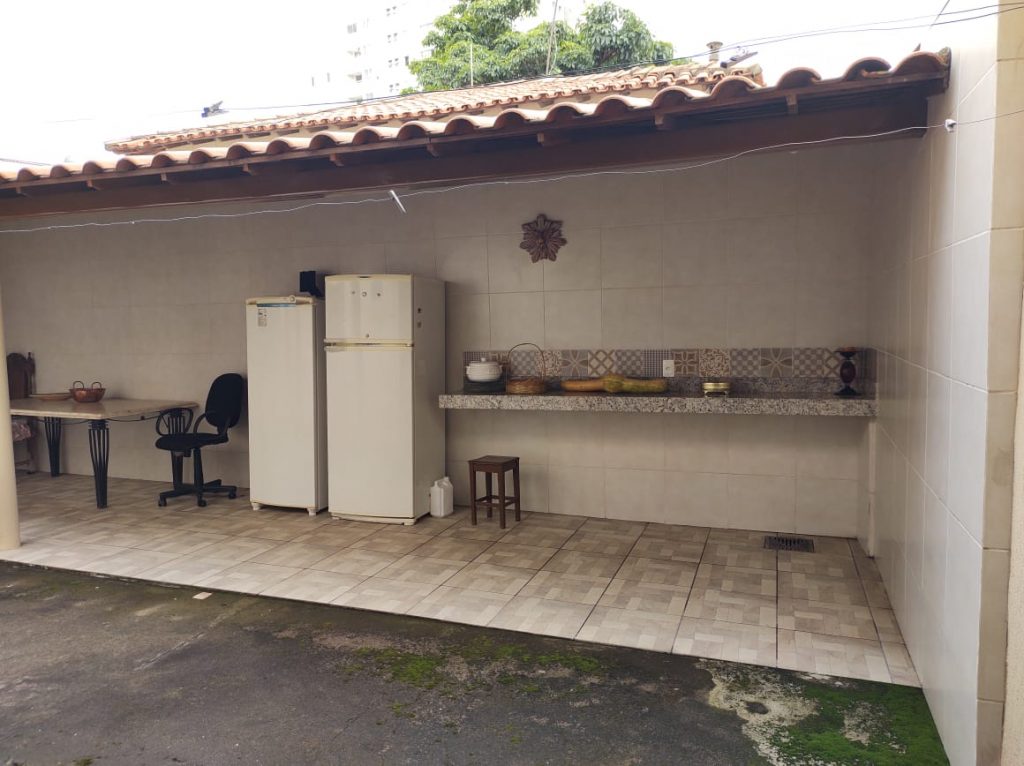Vende-se lote com casa Vende-se lote com casa