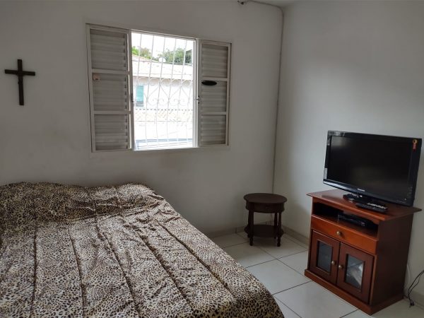 Vende-se lote com casa
