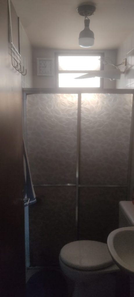 Vende-se casa na R. Dinah Rocha Mello/Heliópolis
