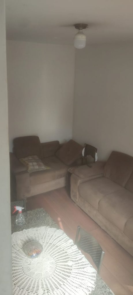 Vende-se casa na R. Dinah Rocha Mello/Heliópolis