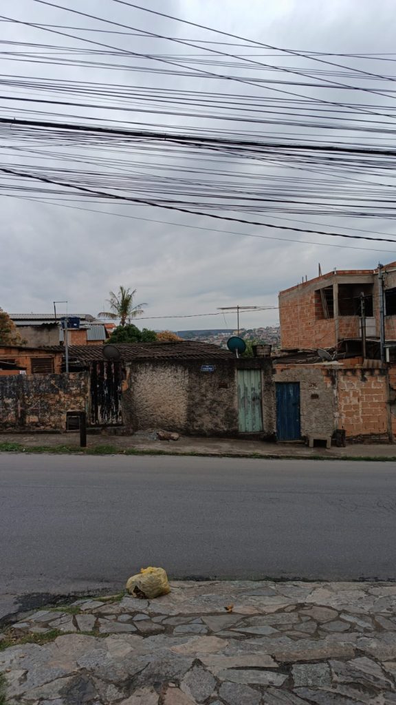 Vende-se casa em Santa Luzia , R.Jaraguá 270 , São Benedito