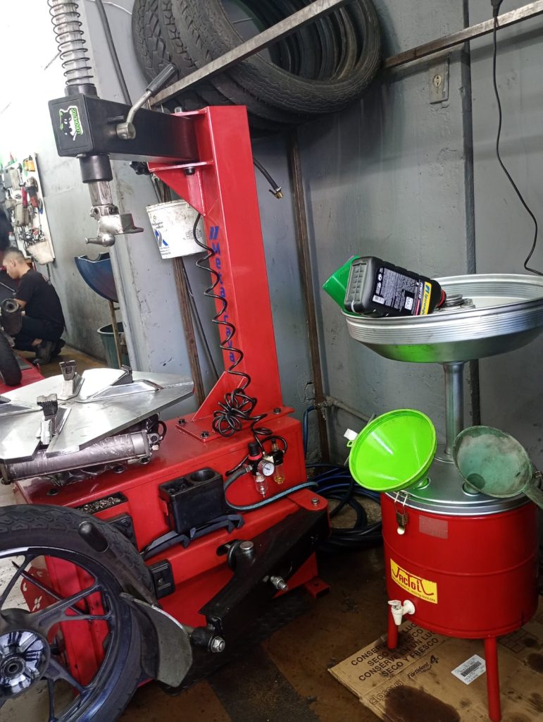 vendo ponto montado de moto pecas e oficina vendo ponto montado de moto pecas e oficina