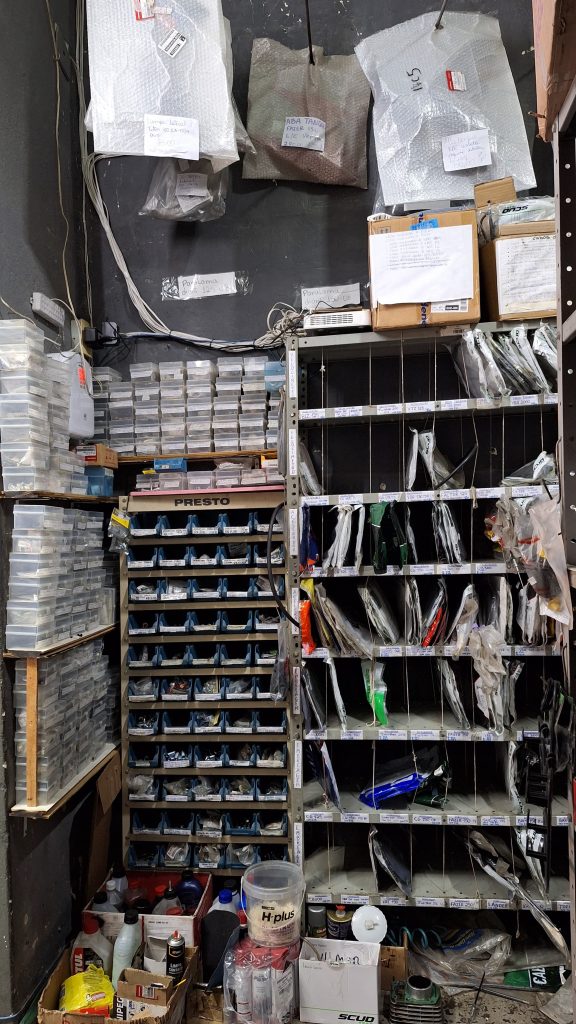 vendo ponto montado de moto pecas e oficina vendo ponto montado de moto pecas e oficina