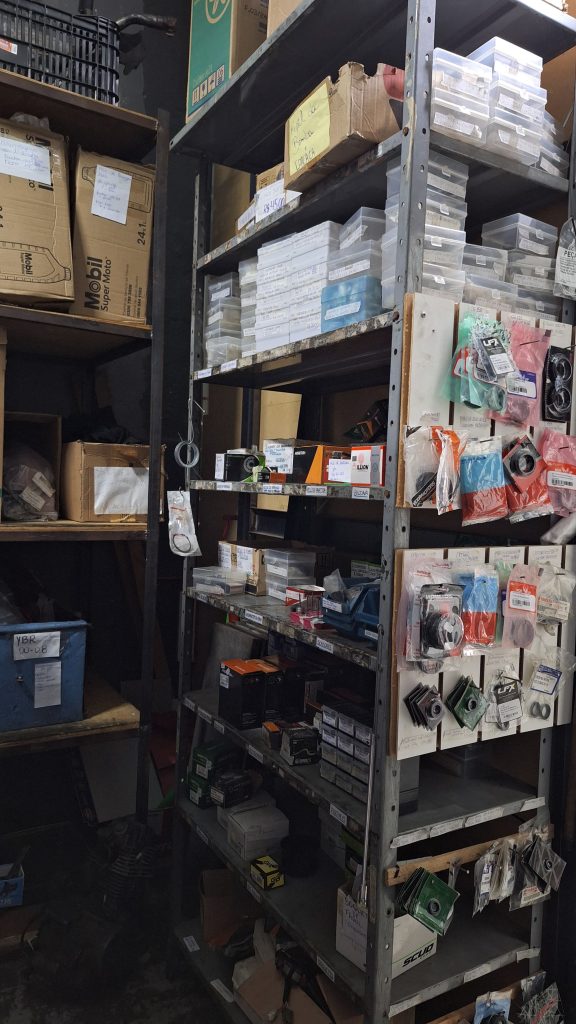 vendo ponto montado de moto pecas e oficina vendo ponto montado de moto pecas e oficina